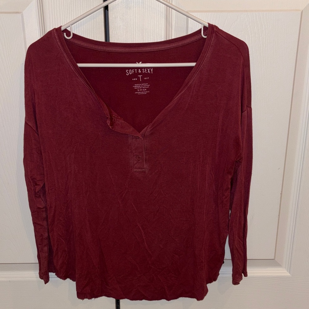 American Eagle Outfitters Soft & Sexy Burgundy Long Sleeve Tee